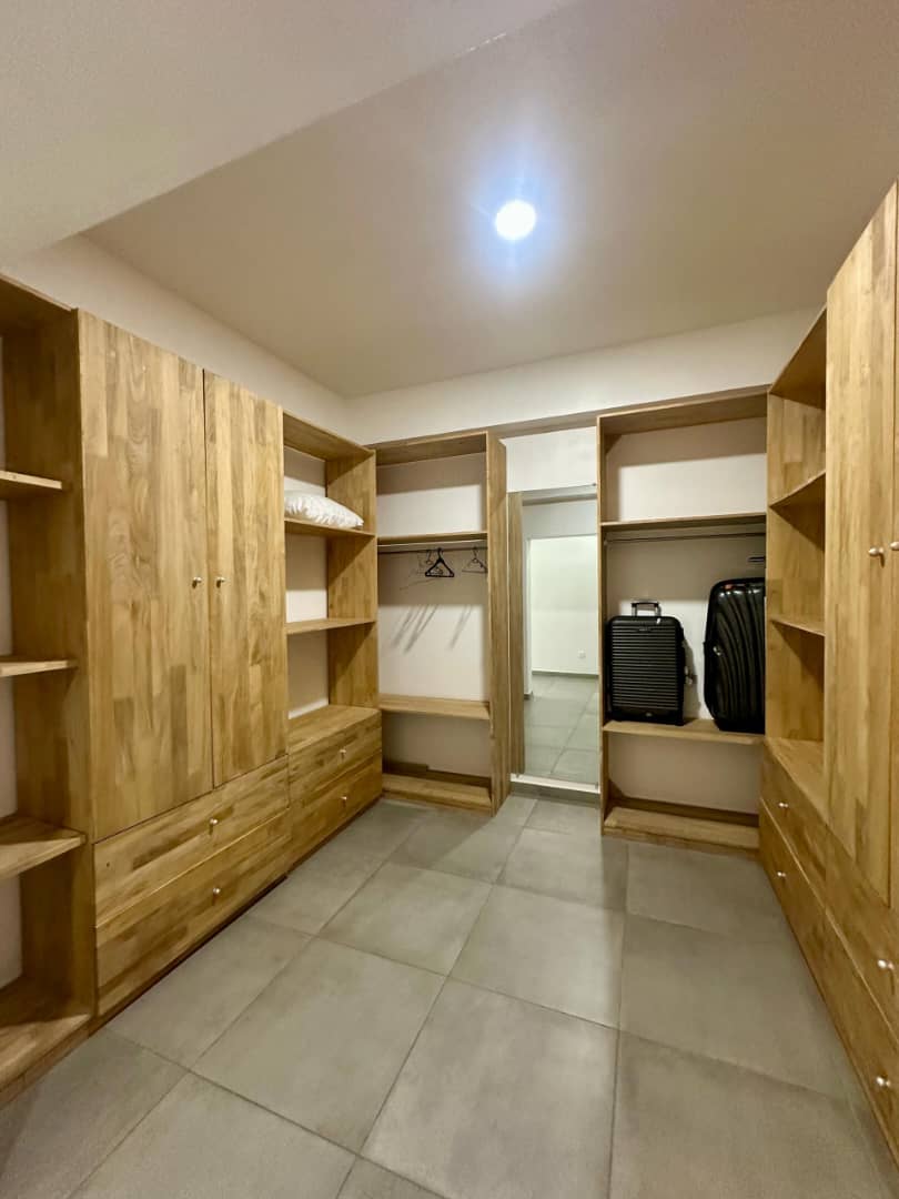 APPARTEMENT MEUBLÉ A LOUER A COTONOU FIDJROSSE