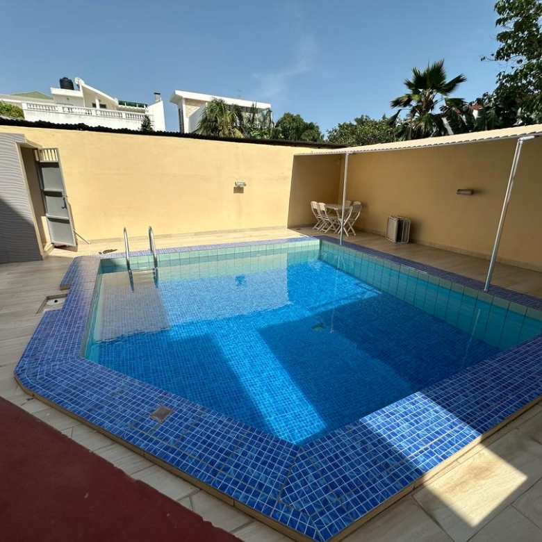 APPARTEMENT MEUBLÉ À LOUER AVEC PISCINE A COTONOU HAIE VIVE