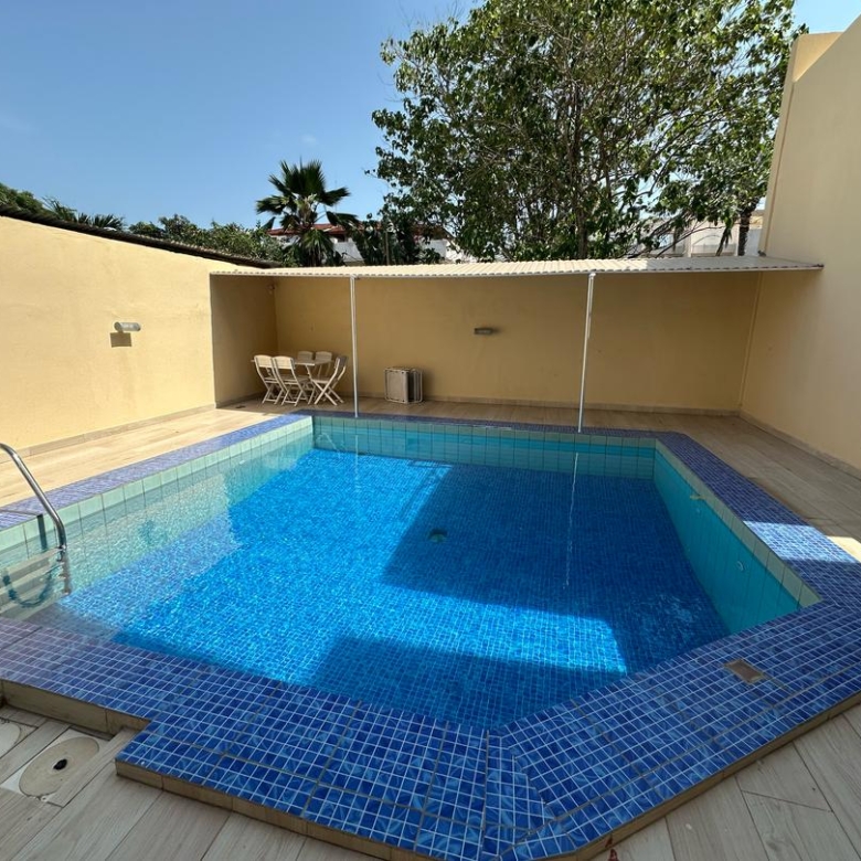 APPARTEMENT MEUBLÉ À LOUER AVEC PISCINE A COTONOU HAIE VIVE