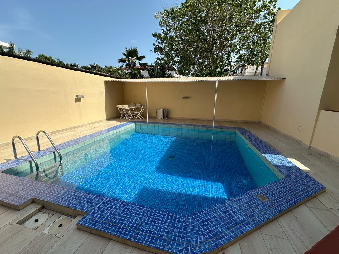 APPARTEMENT MEUBLÉ À LOUER AVEC PISCINE A COTONOU HAIE VIVE
