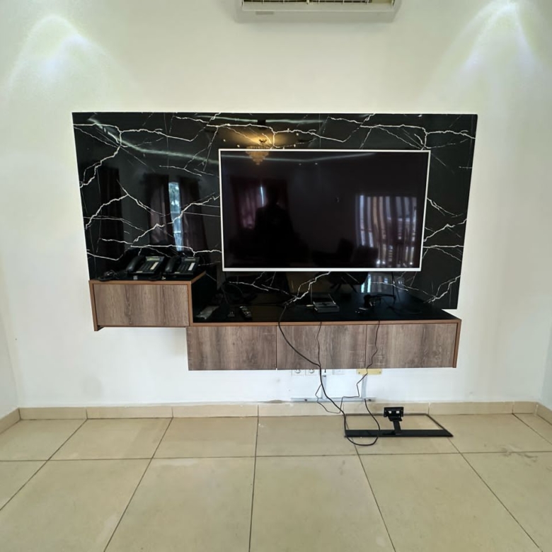 APPARTEMENT MEUBLÉ À LOUER AVEC PISCINE A COTONOU HAIE VIVE