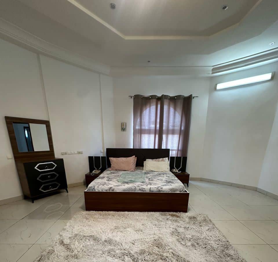 APPARTEMENT MEUBLÉ À LOUER AVEC PISCINE A COTONOU HAIE VIVE