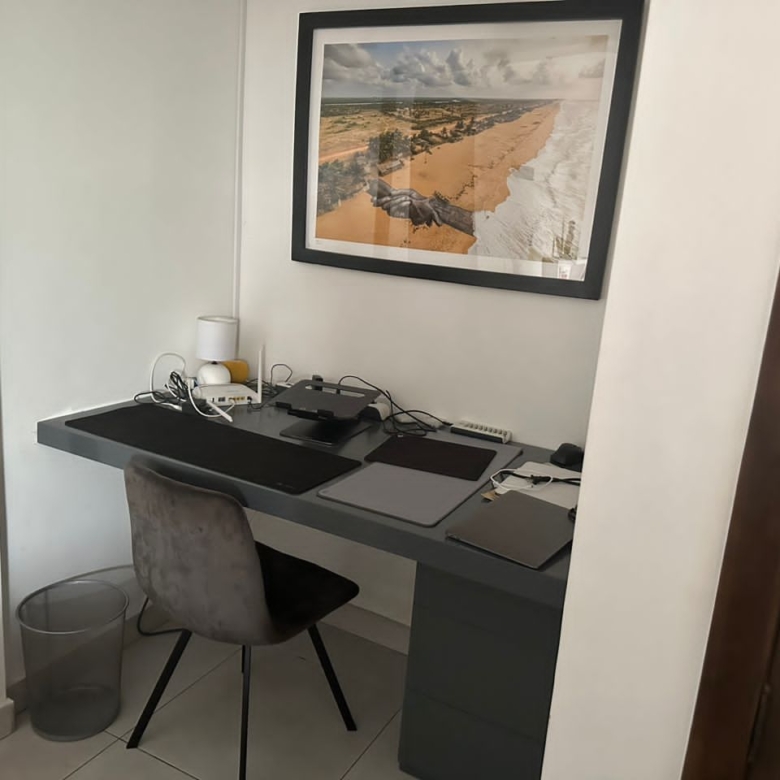 Coquette Villa avec Piscine et Jardin à vendre à Cotonou Fidjrossè