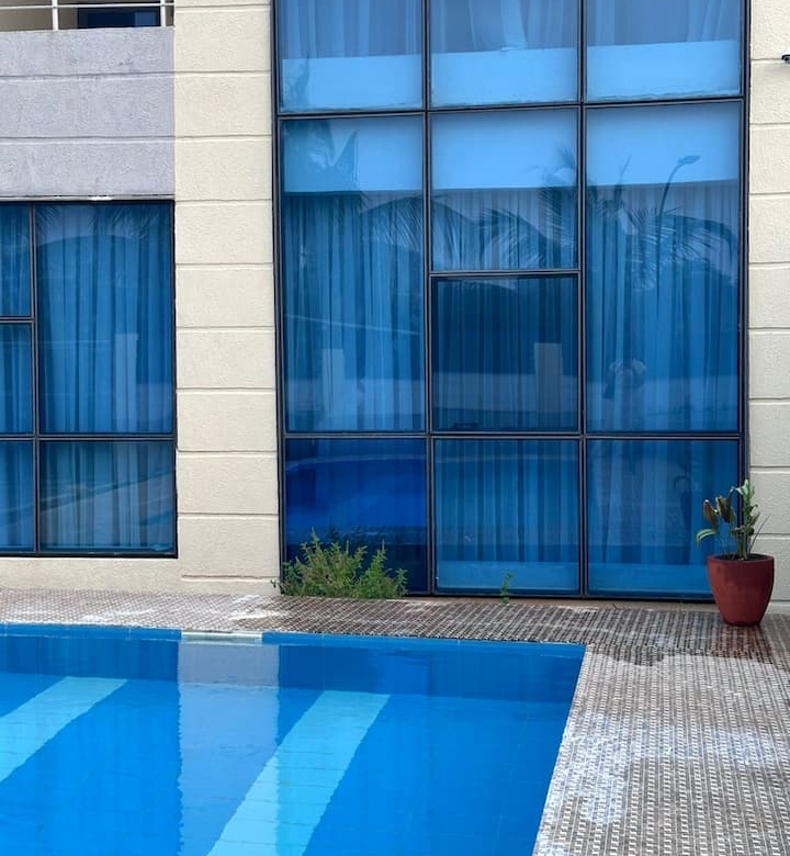 LOCATION VILLA DUPLEX MEUBLÉE AVEC PISCINE ET JARDIN VUE SUR MER A COTONOU COCOTIERS
