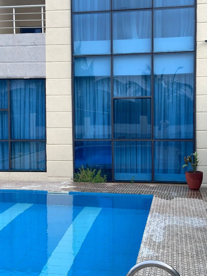 LOCATION VILLA DUPLEX MEUBLÉE AVEC PISCINE ET JARDIN VUE SUR MER A COTONOU COCOTIERS