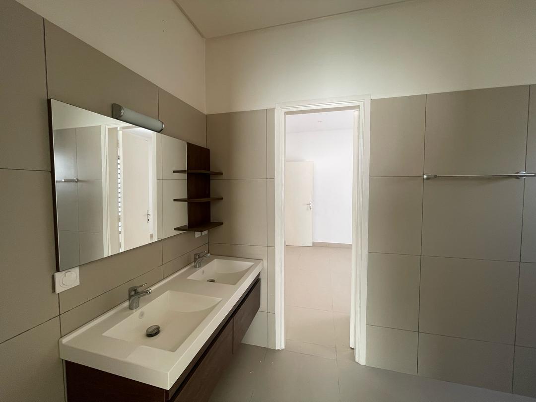 MAISON À LOUER A COTONOU À PÂTE D’OIE