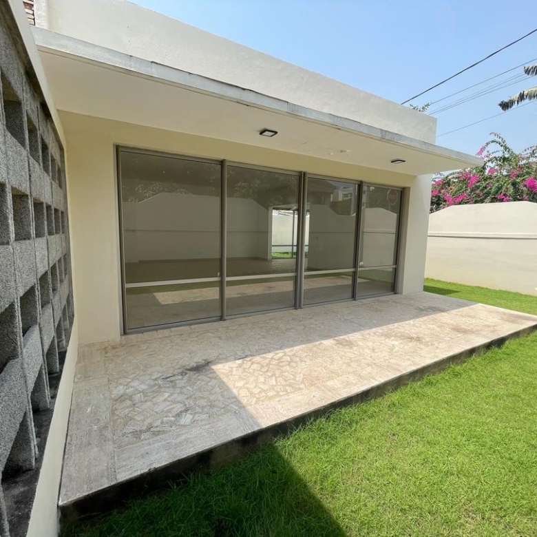 MAISON À LOUER A COTONOU À PÂTE D’OIE