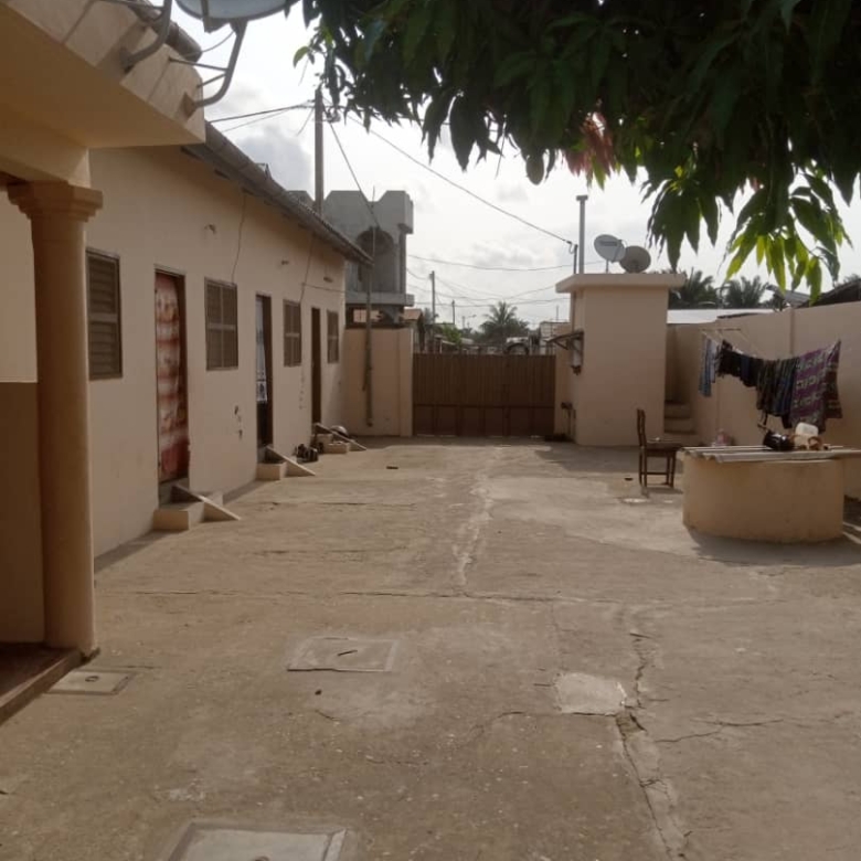 MAISON LOCATIVE À VENDRE A COCOTOMEY