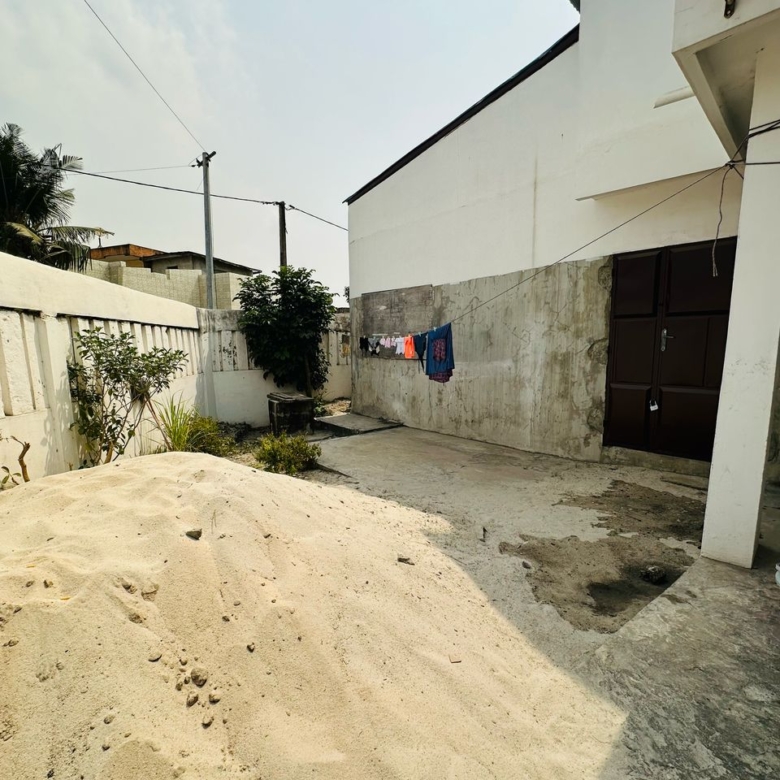 Maison locative à vendre à fidjrossè Aibatin