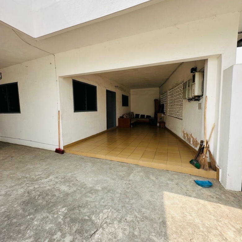 Maison locative à vendre à fidjrossè Aibatin