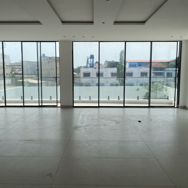 VILLA DE LUXE A LOUER A COTONOU FIDJROSSE AVEC PISCINE