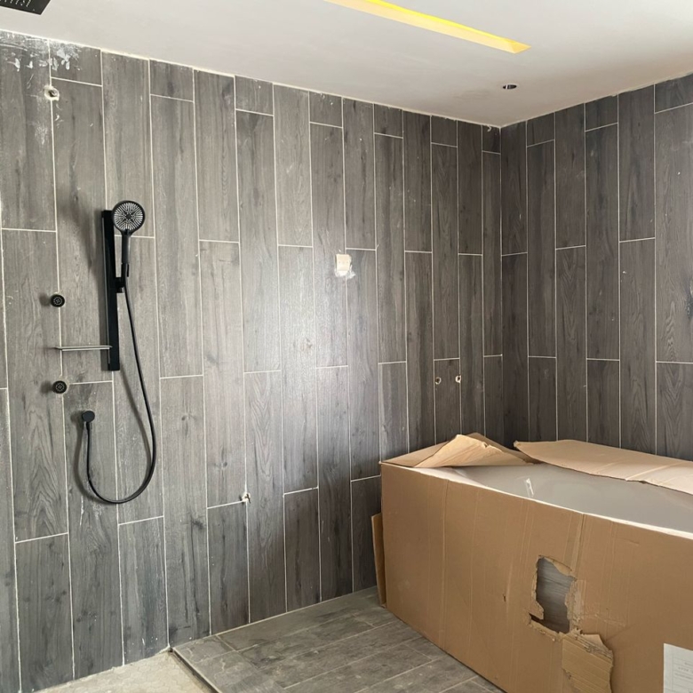 VILLA DE LUXE A LOUER A COTONOU FIDJROSSE AVEC PISCINE