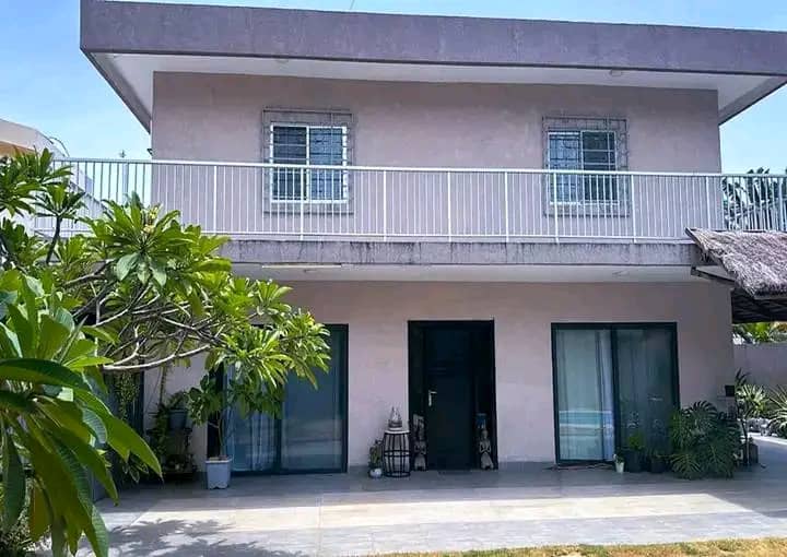 VILLA DUPLEX DE LUXE A VENDRE AVEC JARDIN ET PISCINE A LA HAIE VIVE