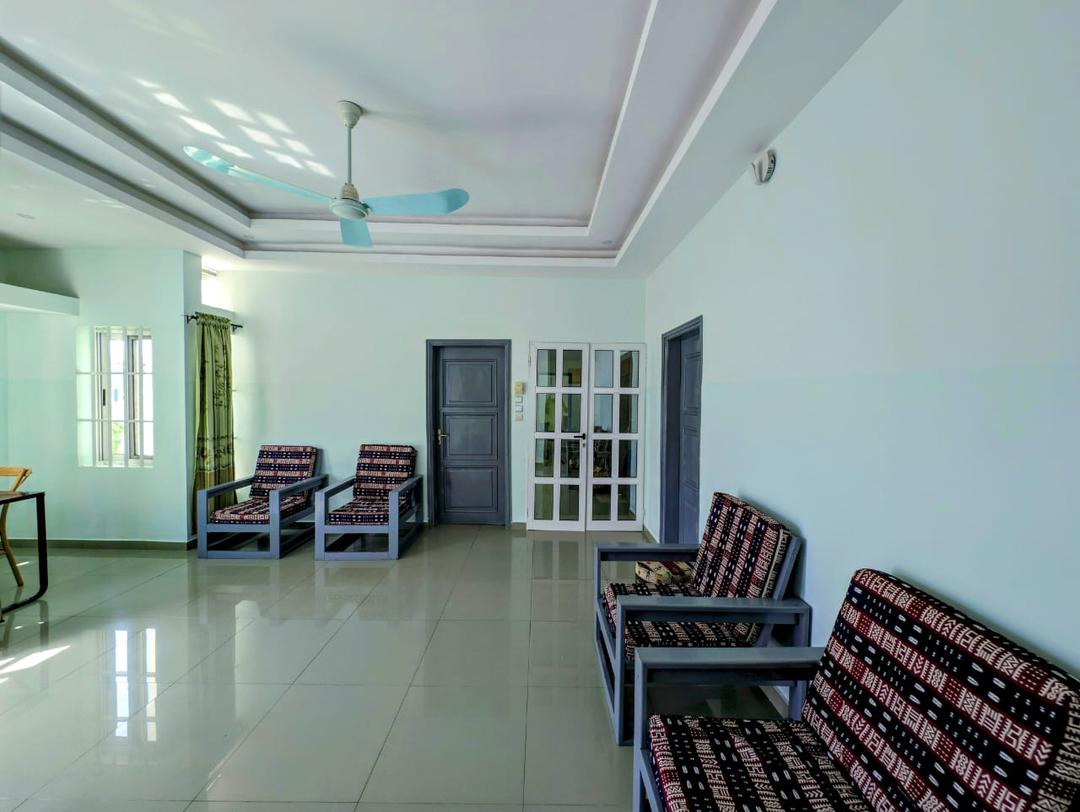 VILLA MEUBLÉE AVEC GRAND JARDIN, ET PISCINE A FIDJROSSE