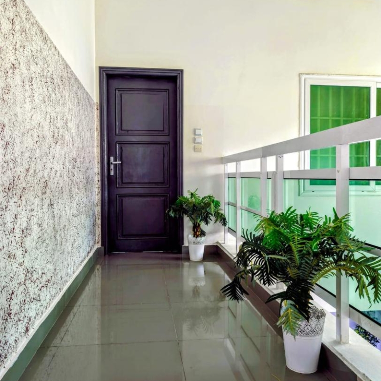 VILLA MEUBLÉE AVEC GRAND JARDIN, ET PISCINE A FIDJROSSE