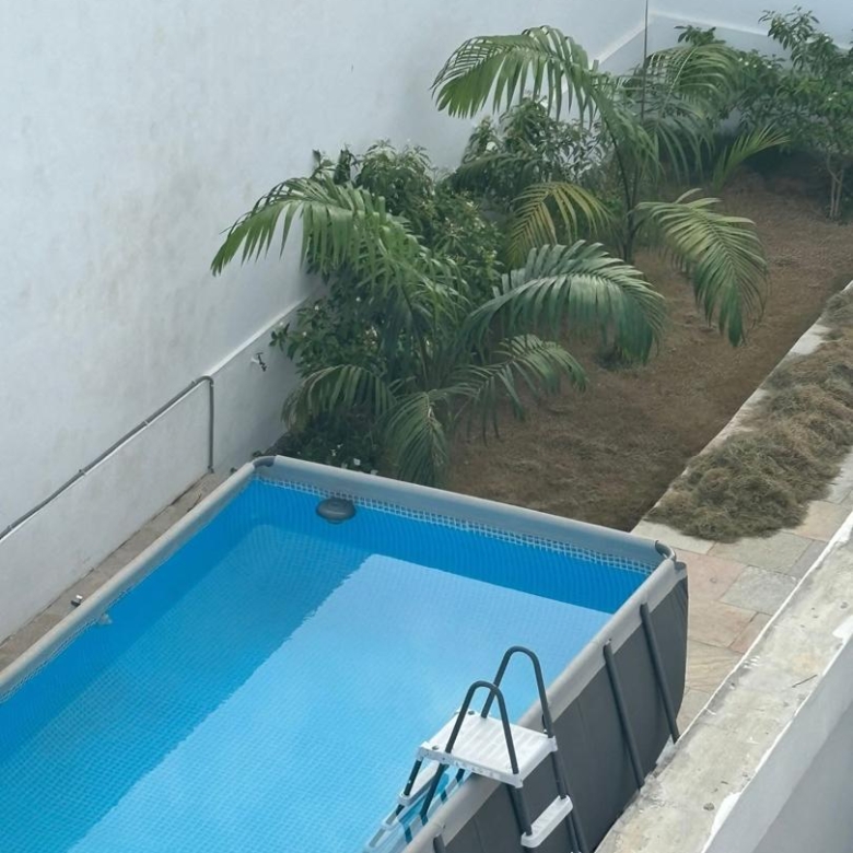 VILLA RÉCENTE CONSTRUCTION DISPONIBLE À LOUER A FIDJROSSÈ DANS LA ZONE DU BAR KIRIKOU