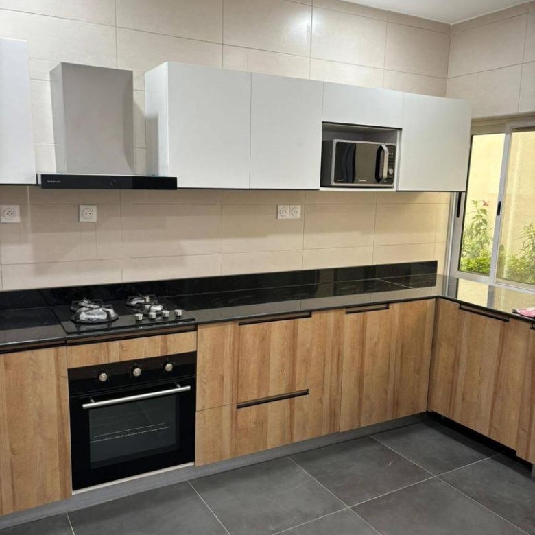 VILLA RÉCENTE CONSTRUCTION DISPONIBLE À LOUER A FIDJROSSÈ DANS LA ZONE DU BAR KIRIKOU