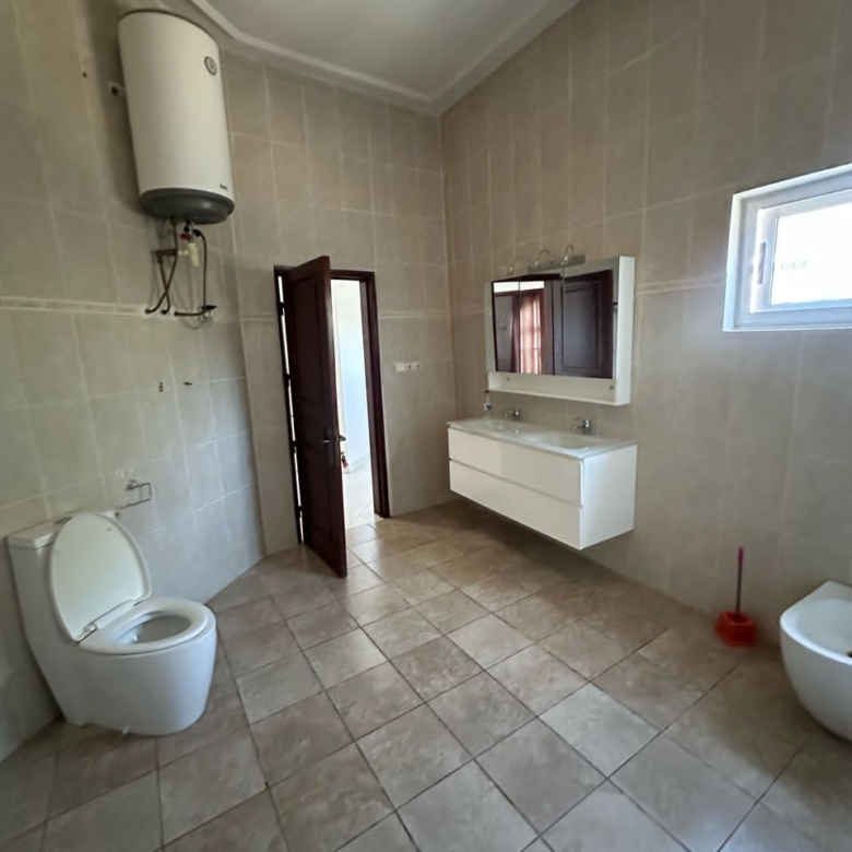 APPARTEMENT MEUBLÉ À LOUER AVEC PISCINE A COTONOU HAIE VIVE