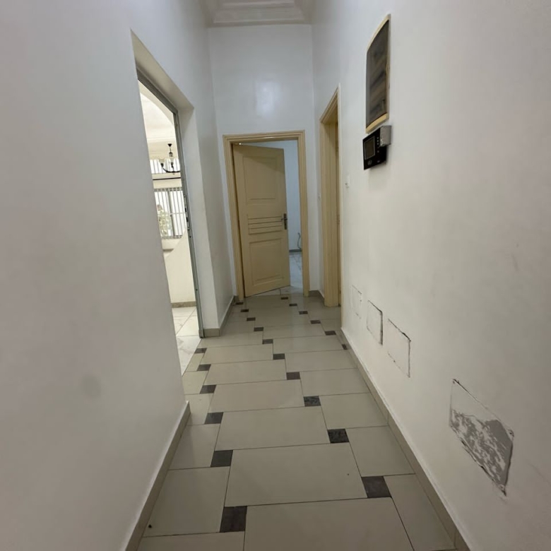 ENTRÉE PERSONNELLE À LOUER A COTONOU FIDJROSSE PLAGE