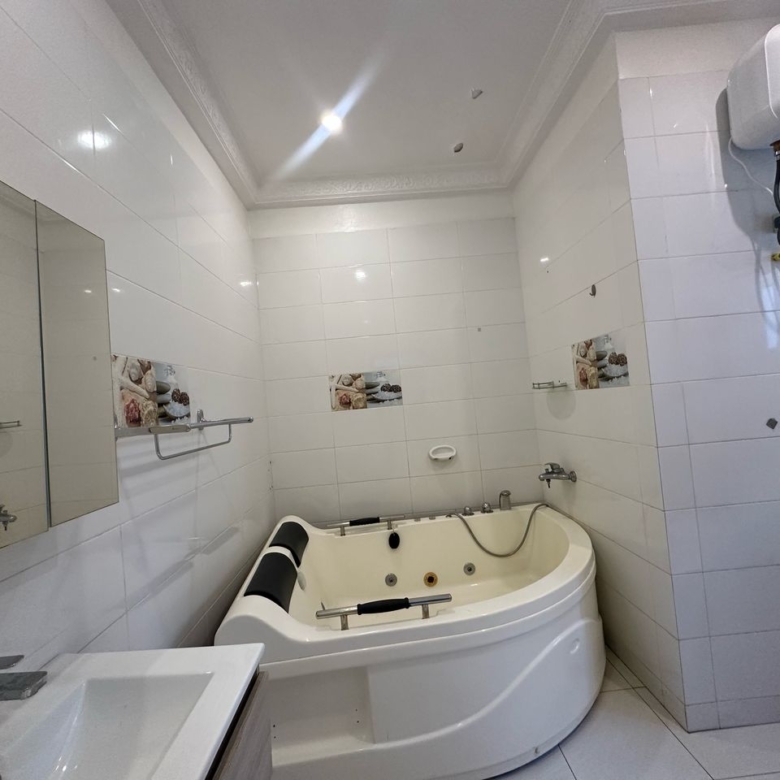 ENTRÉE PERSONNELLE À LOUER A COTONOU FIDJROSSE PLAGE