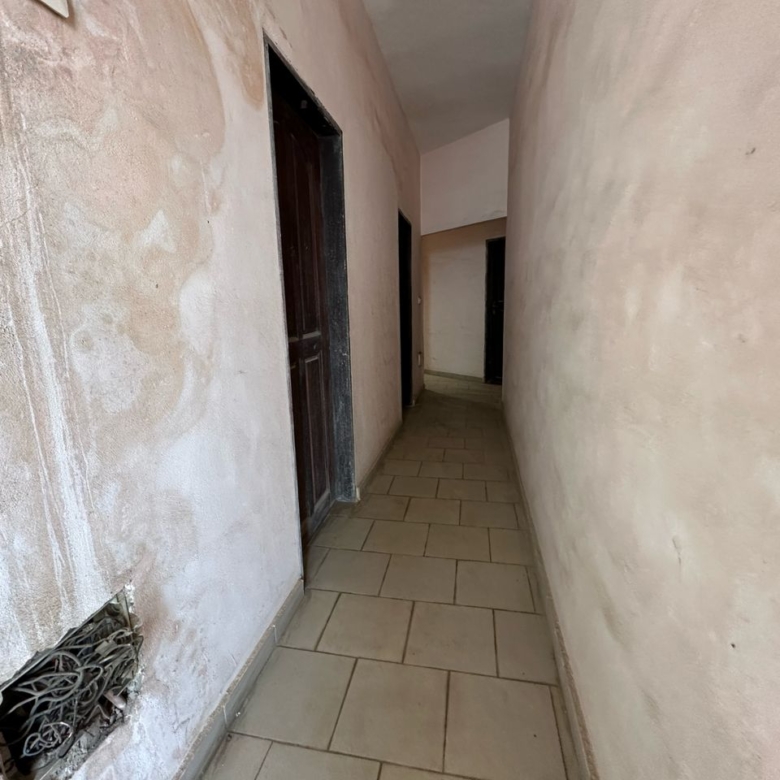 IMMEUBLE À VENDRE À FIDJROSSÈ AKOGBATO