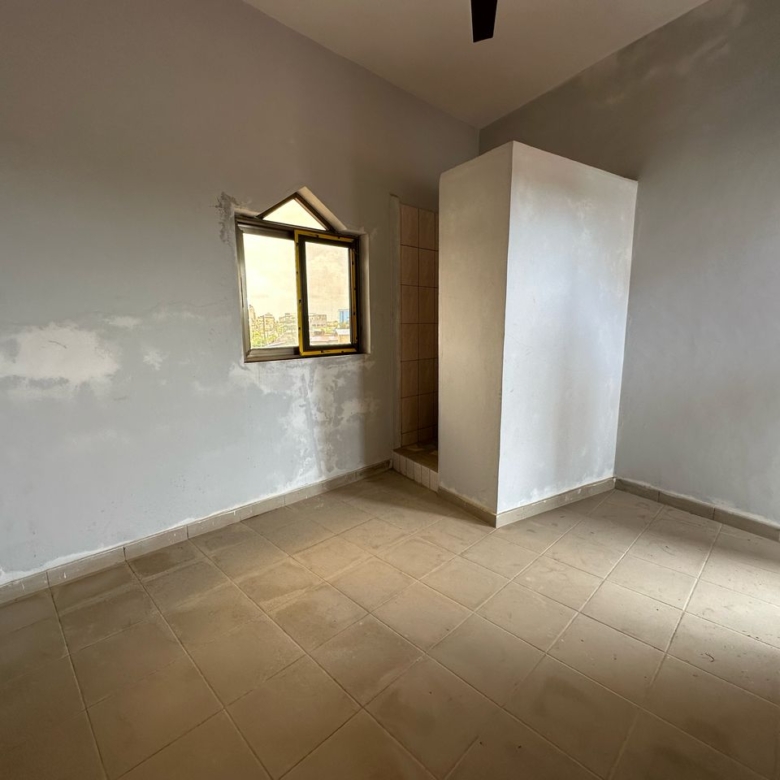 IMMEUBLE À VENDRE À FIDJROSSÈ AKOGBATO