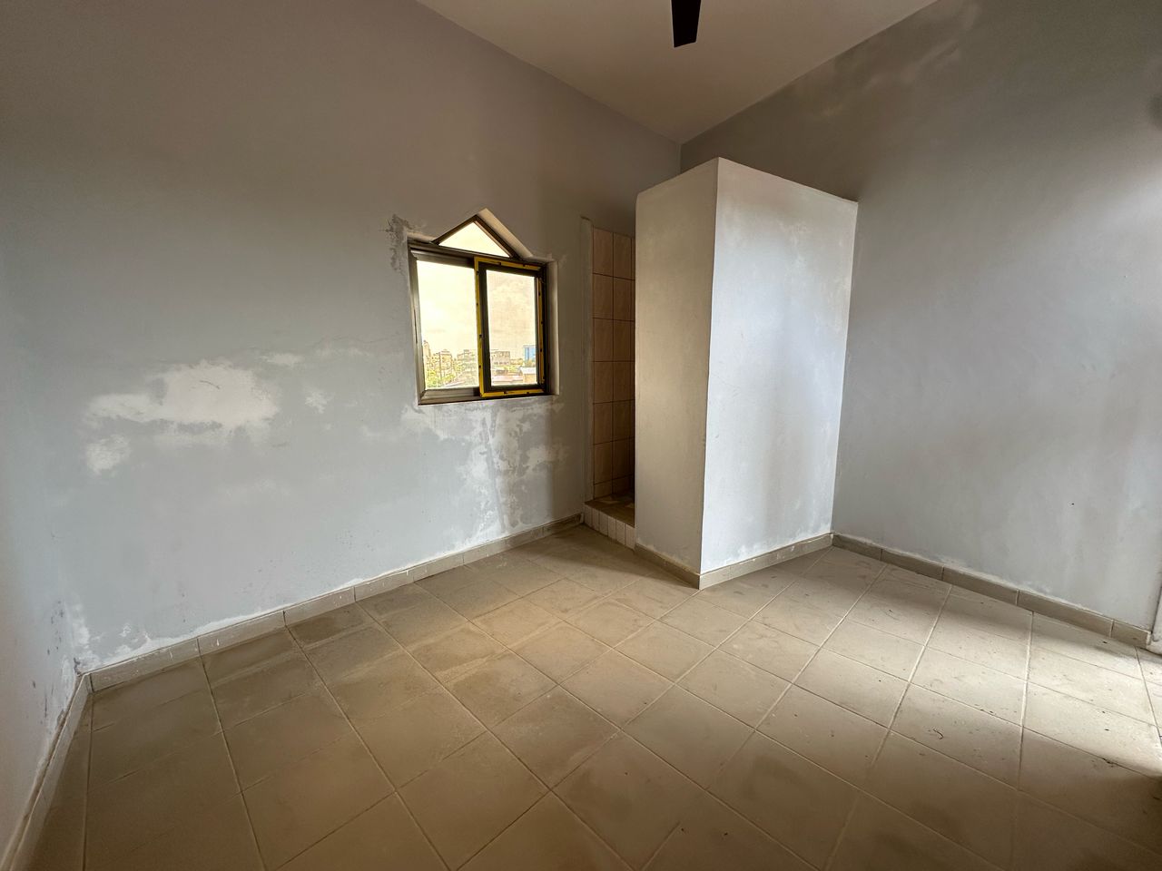 IMMEUBLE À VENDRE À FIDJROSSÈ AKOGBATO