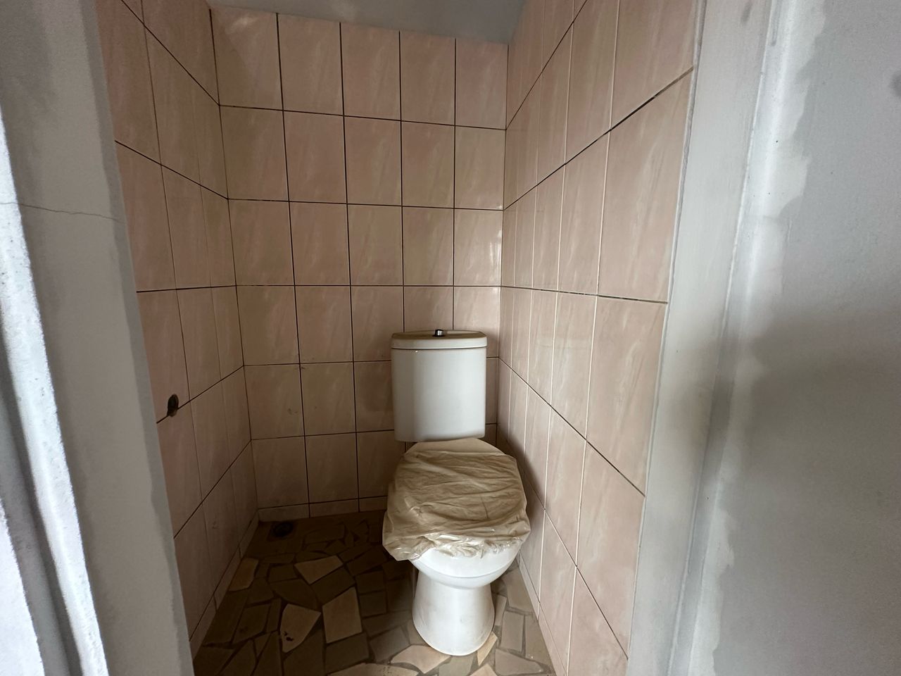 IMMEUBLE À VENDRE À FIDJROSSÈ AKOGBATO