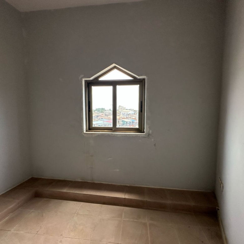 IMMEUBLE À VENDRE À FIDJROSSÈ AKOGBATO