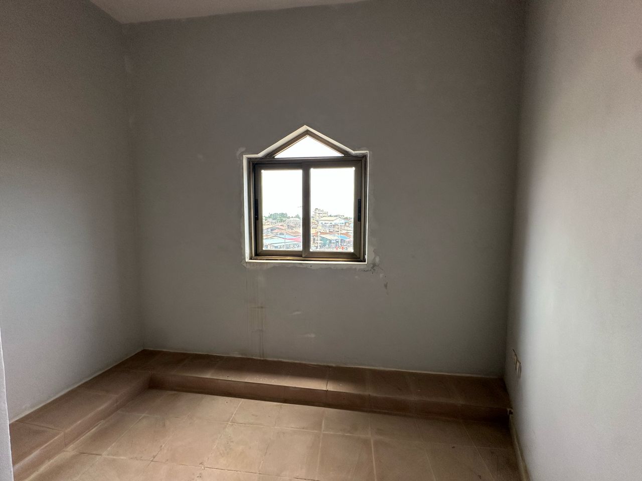 IMMEUBLE À VENDRE À FIDJROSSÈ AKOGBATO