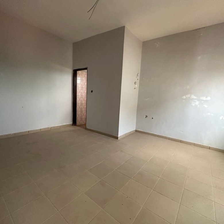 IMMEUBLE À VENDRE À FIDJROSSÈ AKOGBATO