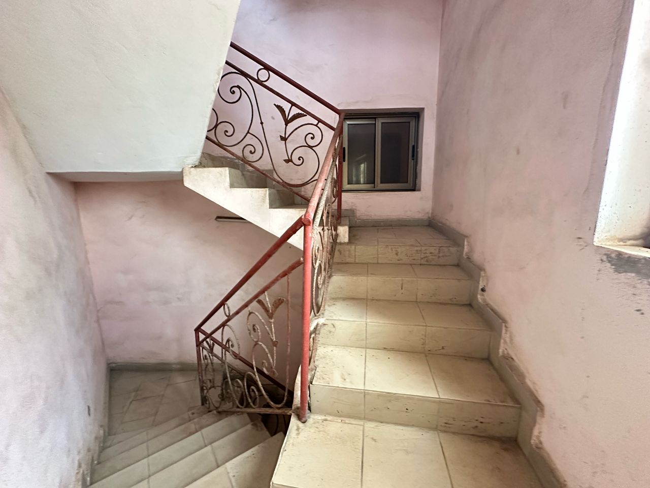 IMMEUBLE À VENDRE À FIDJROSSÈ AKOGBATO