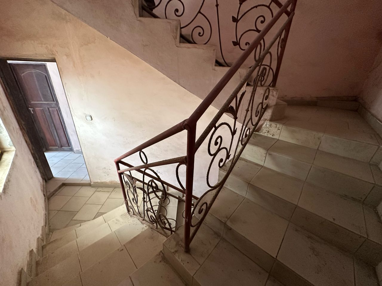 IMMEUBLE À VENDRE À FIDJROSSÈ AKOGBATO