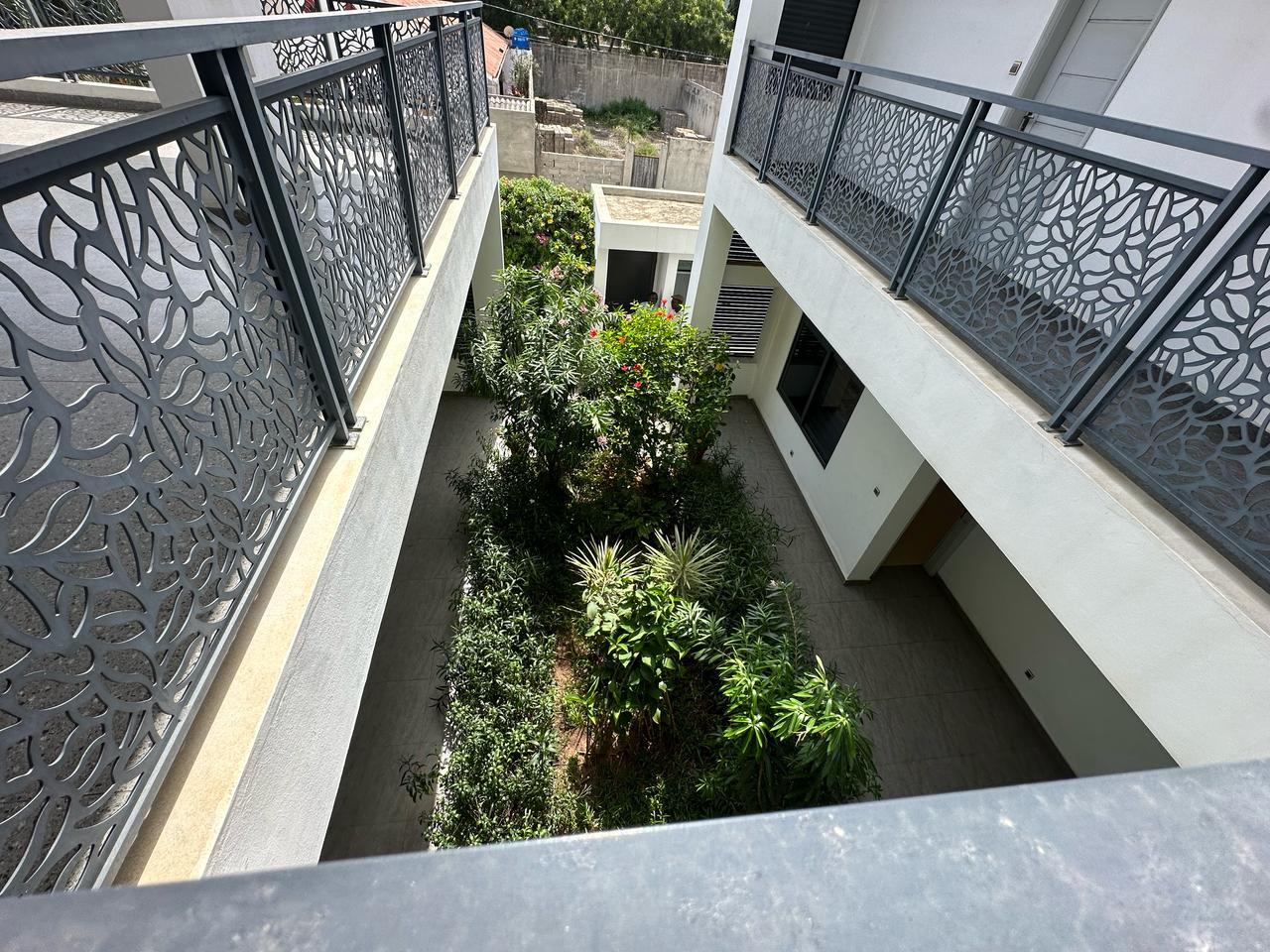 LA VILLA EST LOUÉE AVEC OU SANS LES MEUBLES