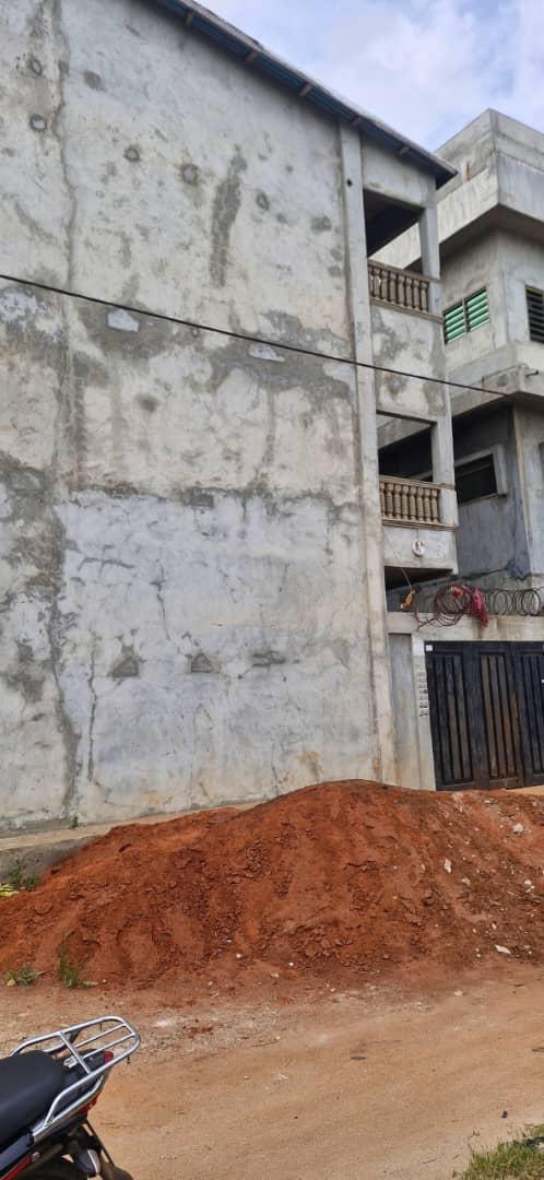 MAISON LOCATIVE À VENDRE À ABOMEY-CALAVI AÏDEGNON