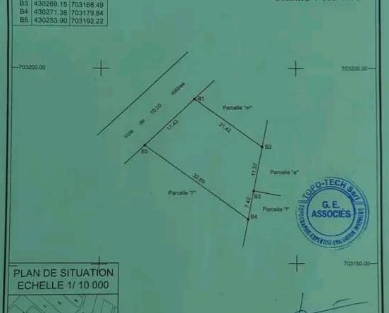 PARCELLE A VENDRE AU BORD DU GOUDRON À COTONOU HOUEYIHO