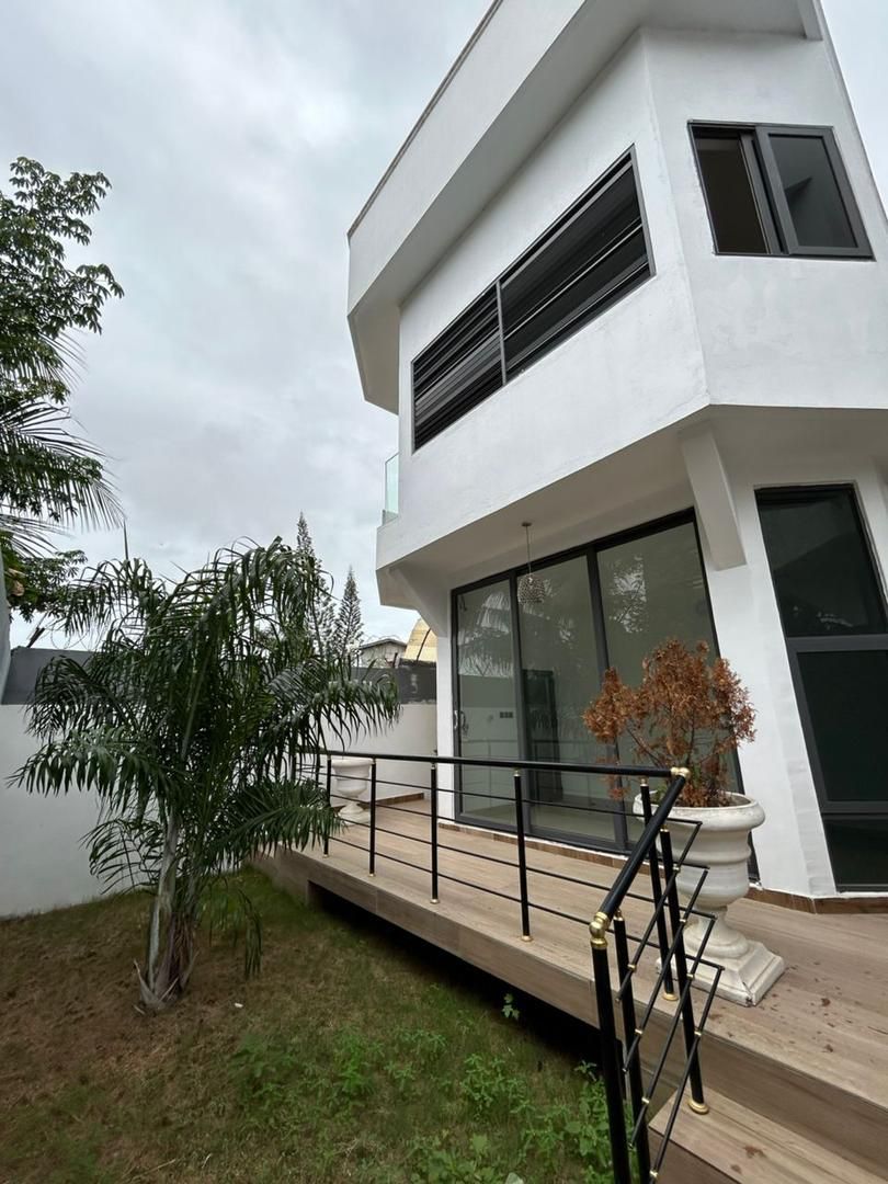 VILLA A LOUER A COTONOU FIDJROSSÈ