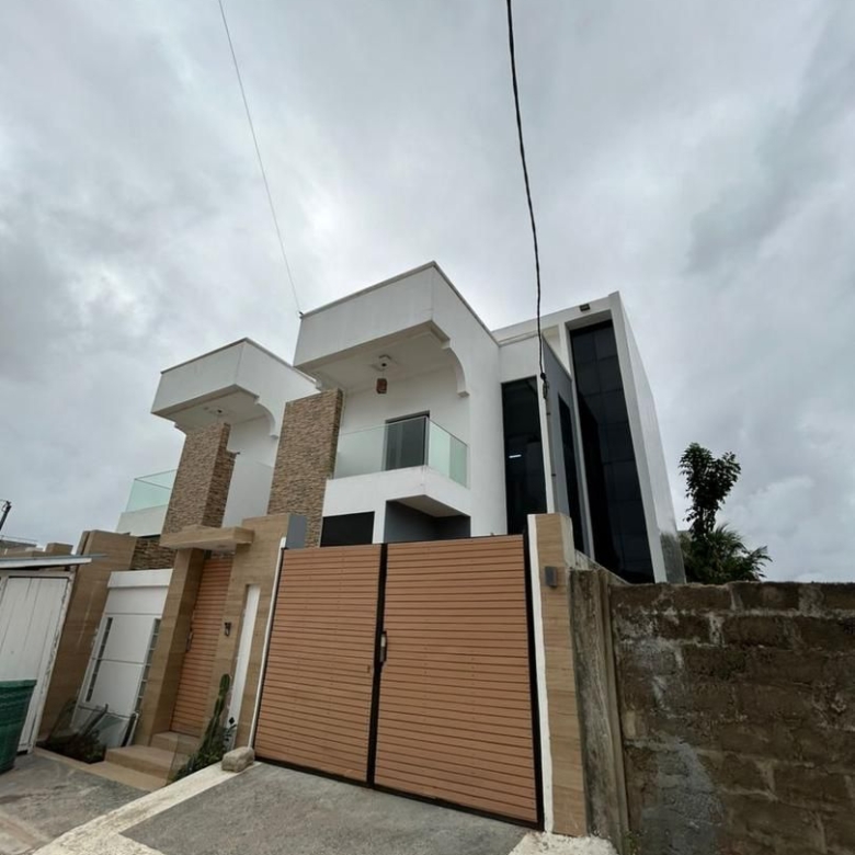 VILLA A LOUER A COTONOU FIDJROSSÈ