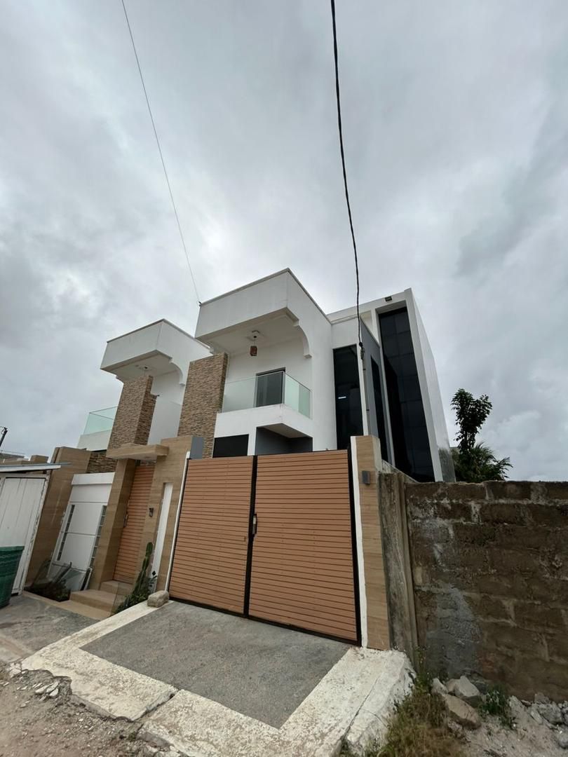 VILLA A LOUER A COTONOU FIDJROSSÈ