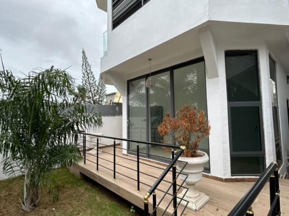 VILLA A LOUER A COTONOU FIDJROSSÈ