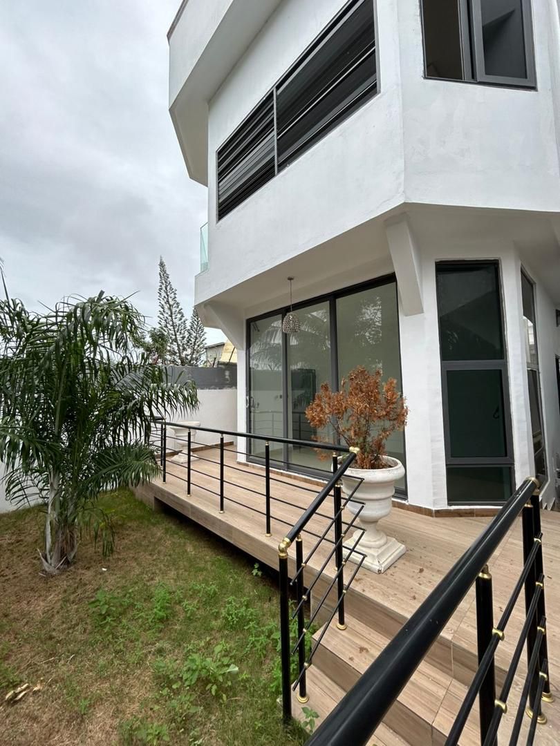 VILLA A LOUER A COTONOU FIDJROSSÈ