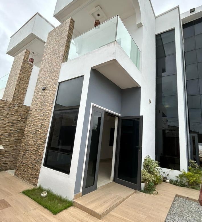 VILLA A LOUER A COTONOU FIDJROSSÈ