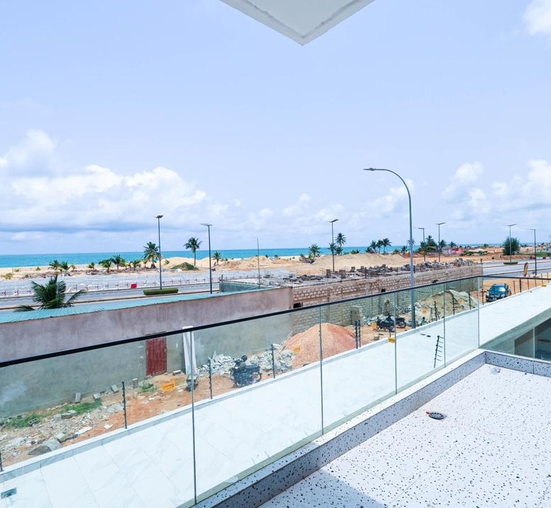 VILLA A LOUER A FIDJROSSÈ PLAGE