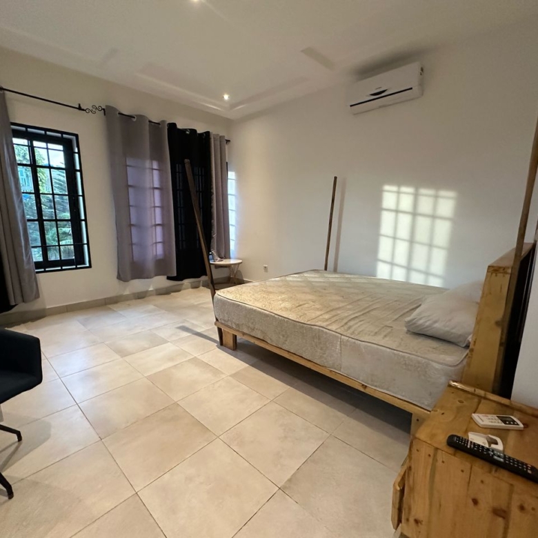 VILLA MEUBLÉE A LOUER À COTONOU AGONTINKON