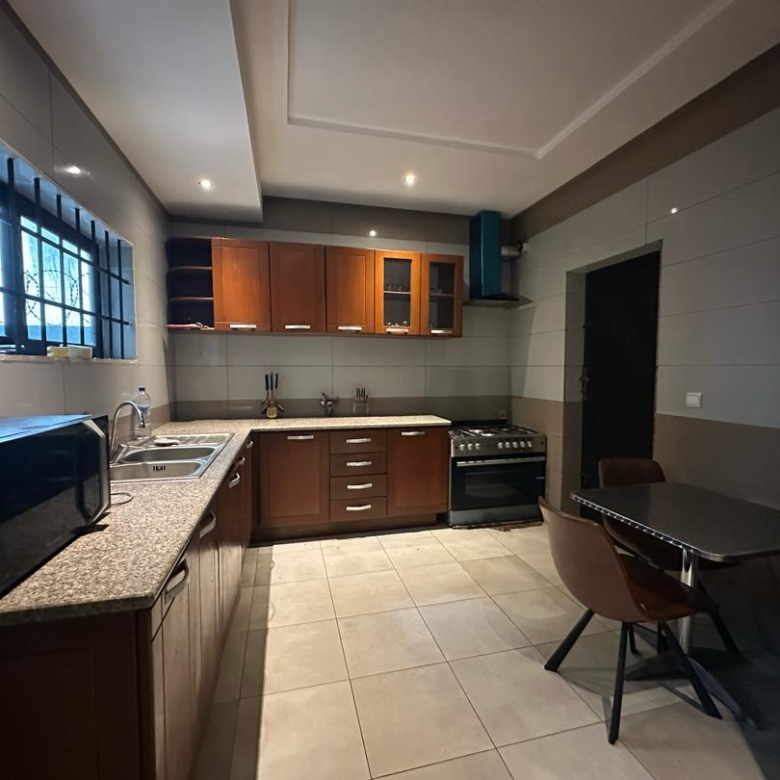 VILLA MEUBLÉE A LOUER À COTONOU AGONTINKON