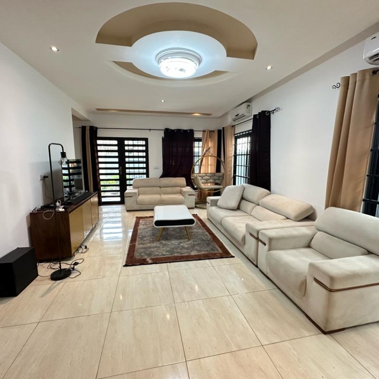 VILLA MEUBLÉE A LOUER À COTONOU AGONTINKON