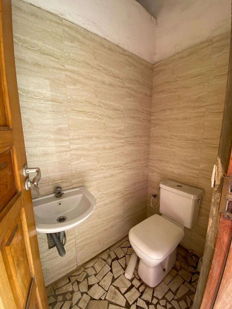 VILLA MEUBLÉE A LOUER AVEC PISCINE A COTONOU QUARTIER JAK