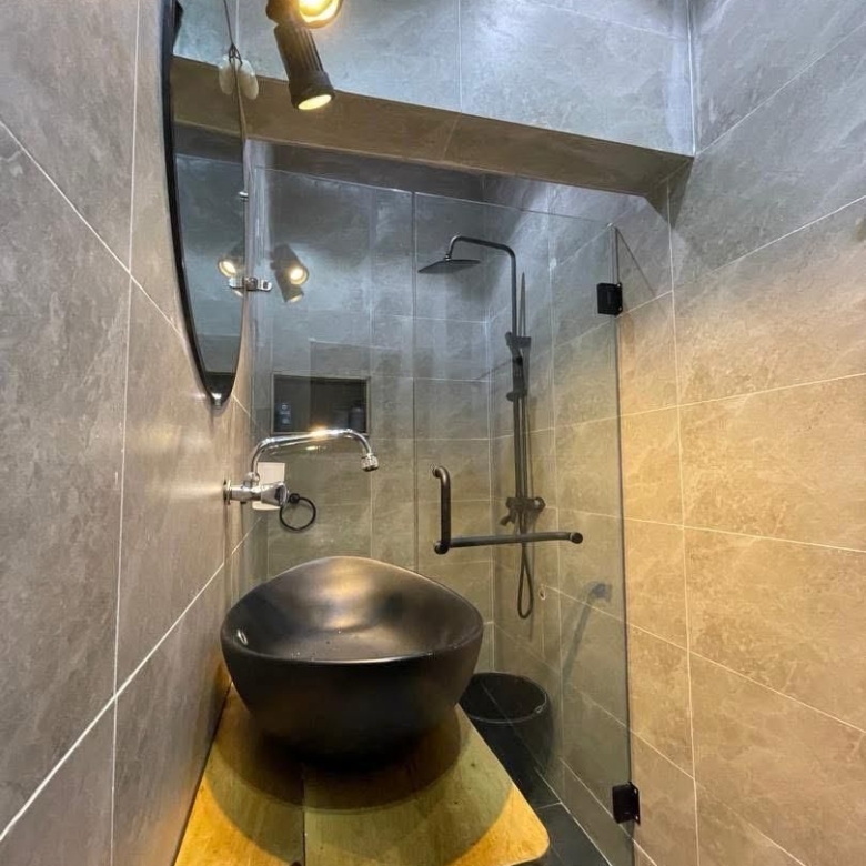 VILLA MODERNE MEUBLÉE À LOUER À COTONOU