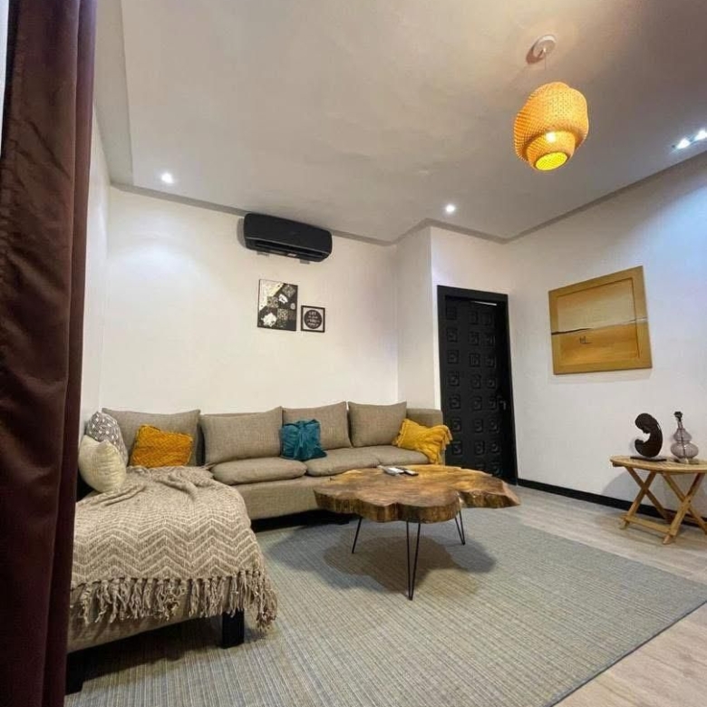 VILLA MODERNE MEUBLÉE À LOUER À COTONOU