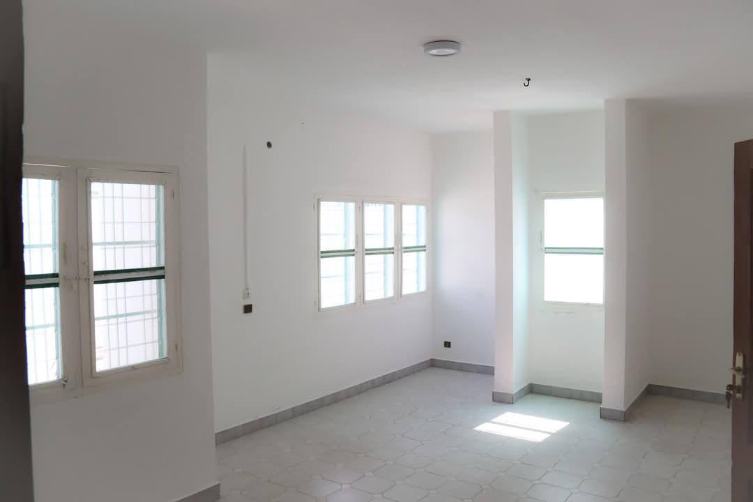 VILLA A 𝐕𝐄𝐍𝐃𝐑𝐄 À COTONOU 𝐇𝐀𝐈𝐄-𝐕𝐈𝐕𝐄